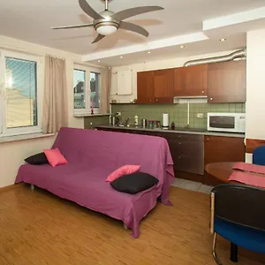 https://lux-apartment-zelazna.warsawhotelspoland.com