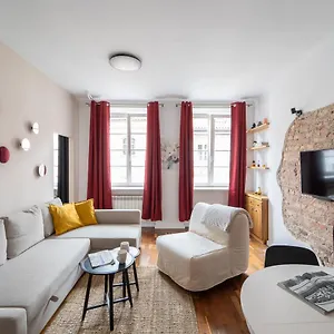 https://old-town-piwna-warsaw.warsawhotelspoland.com